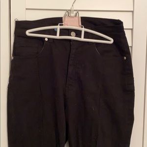 Venus Crops / Jet Black Wash / Revice Pants